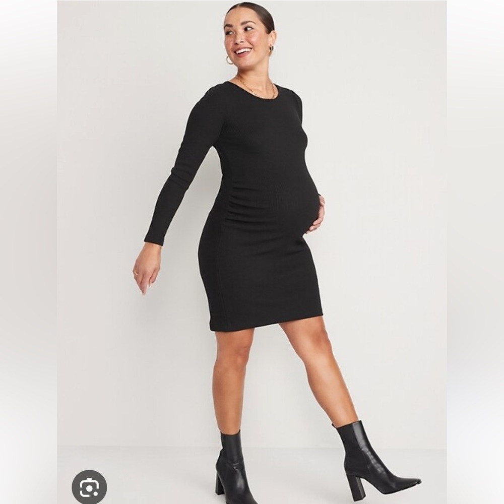 NWT Maternity Long-Sleeve Cutout-Back Rib-Knit Dress